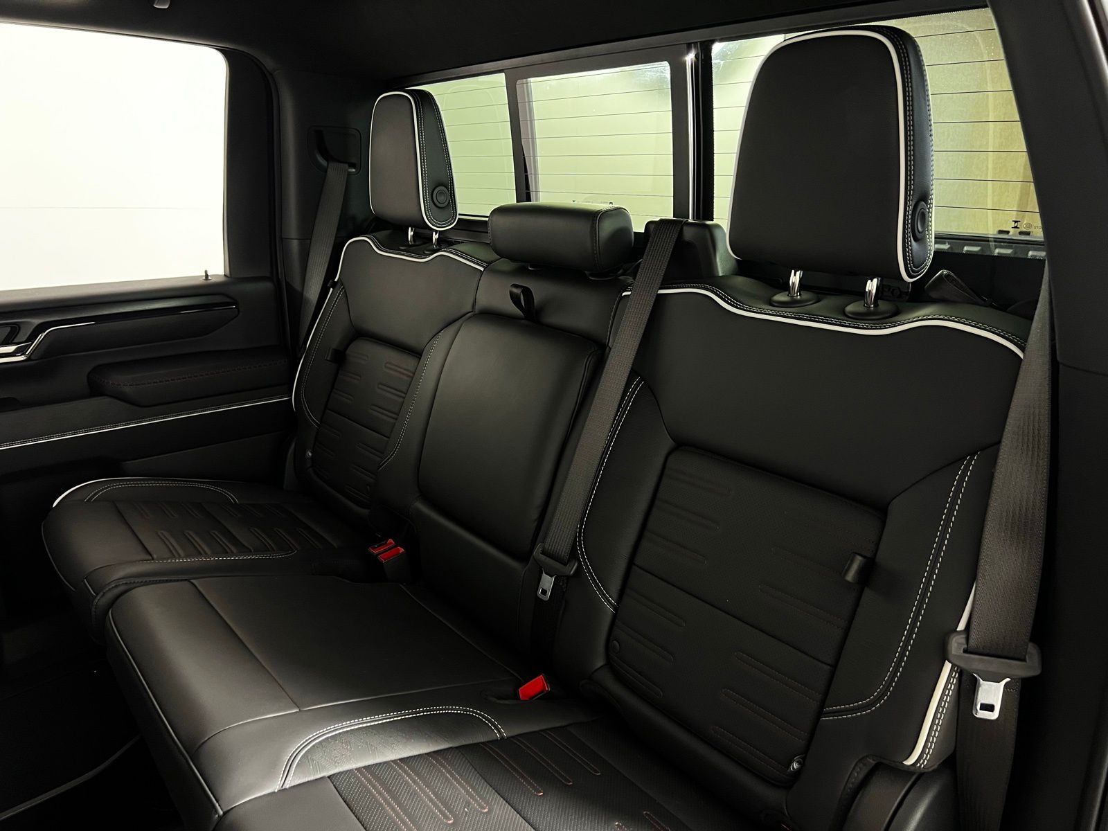 Thumbnail: 2025 GMC Sierra 2500 - 23