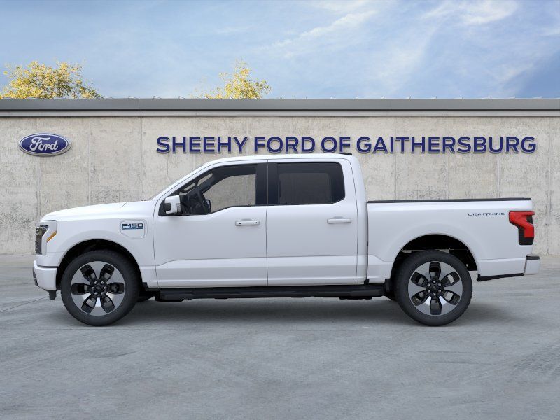 New 2025 Star White Metallic Tri-Coat Ford Platinum image 4
