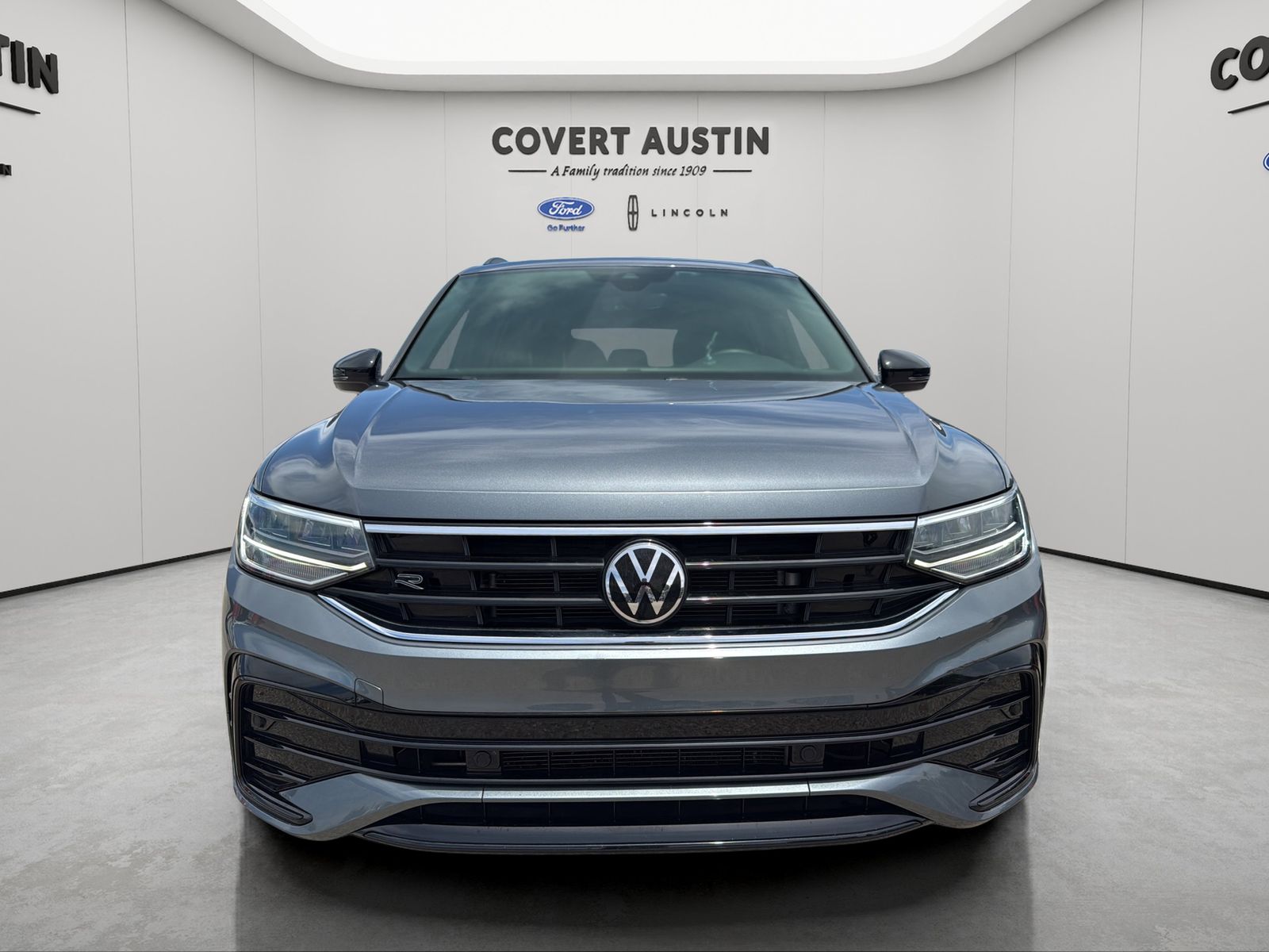 Used Car 2023 Volkswagen Tiguan  2.0t Se R-line Black For Sale Under $25,000 In Austin, Texas