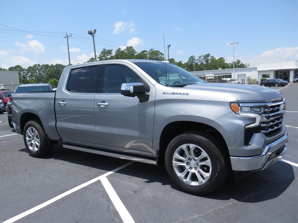  2023 Chevrolet Silverado 1500 LTZ Crew Cab 4WD   