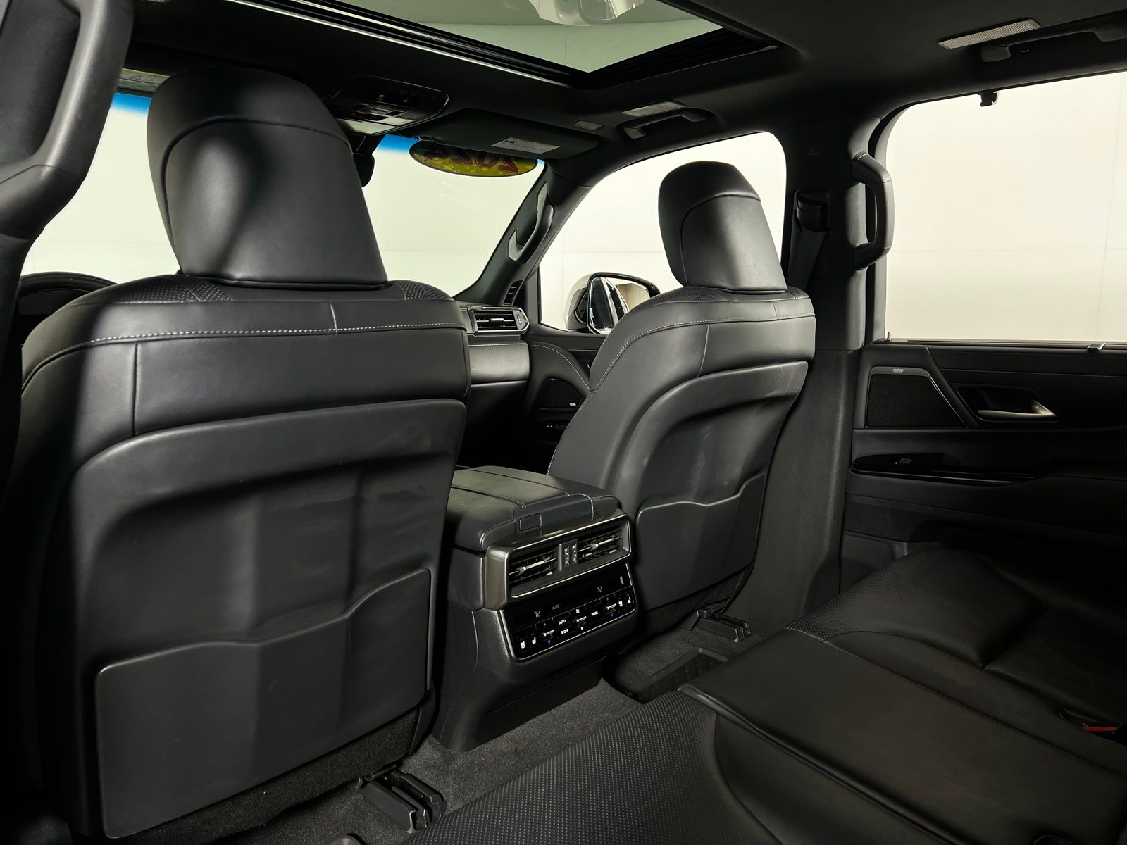 Thumbnail: 2024 Lexus LX - 25