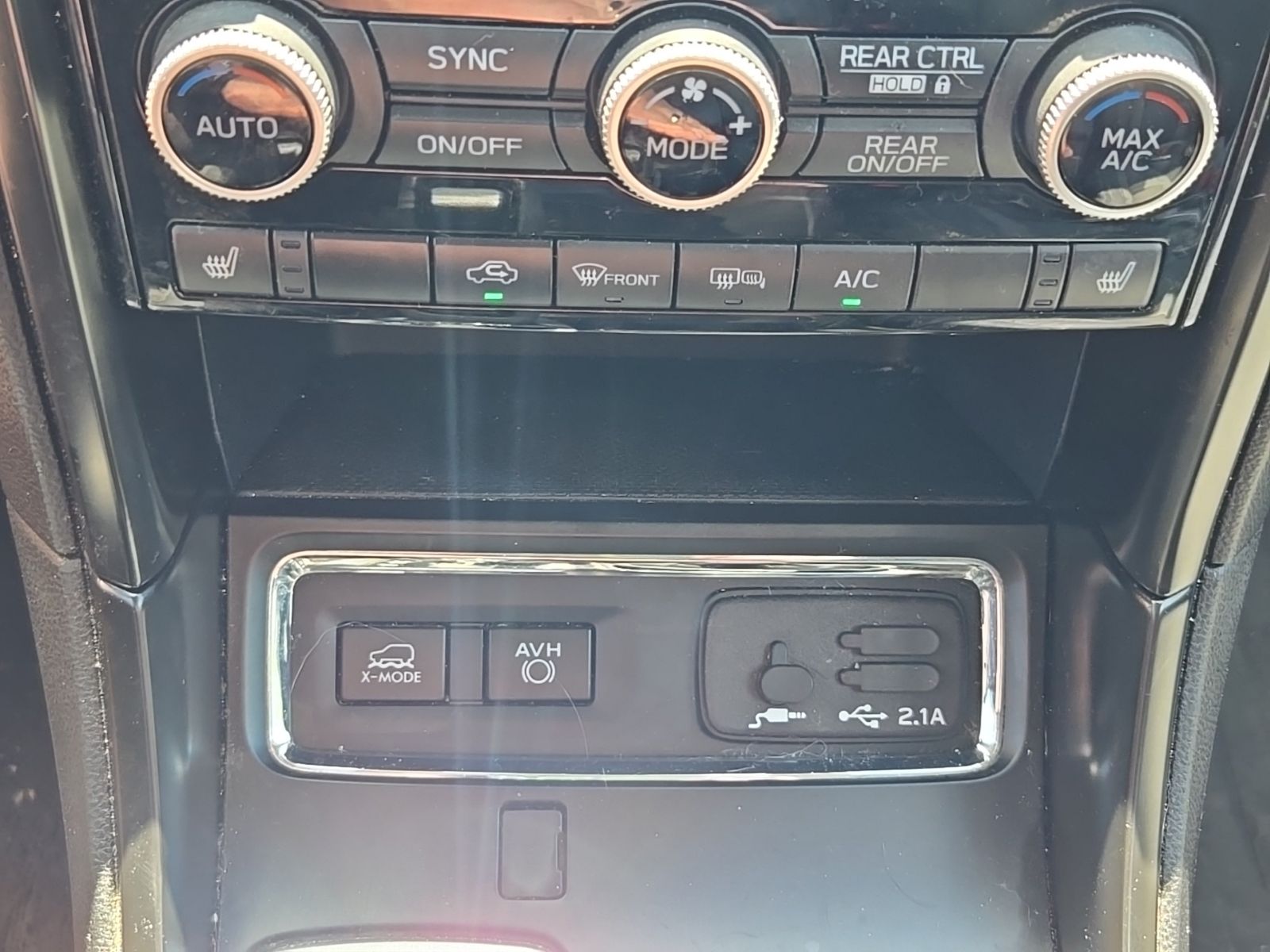 Used 2022 White Subaru Onyx Edition image 23