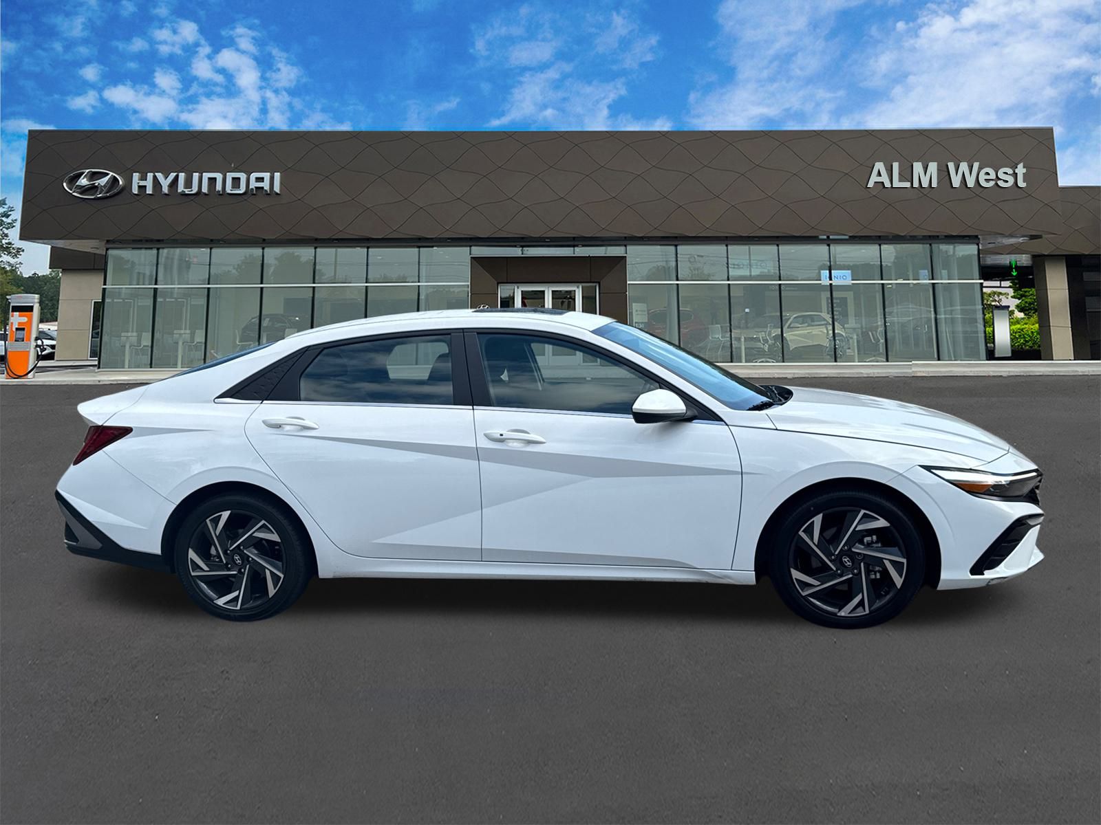 2024 Hyundai Elantra SEL Convenience photo 4