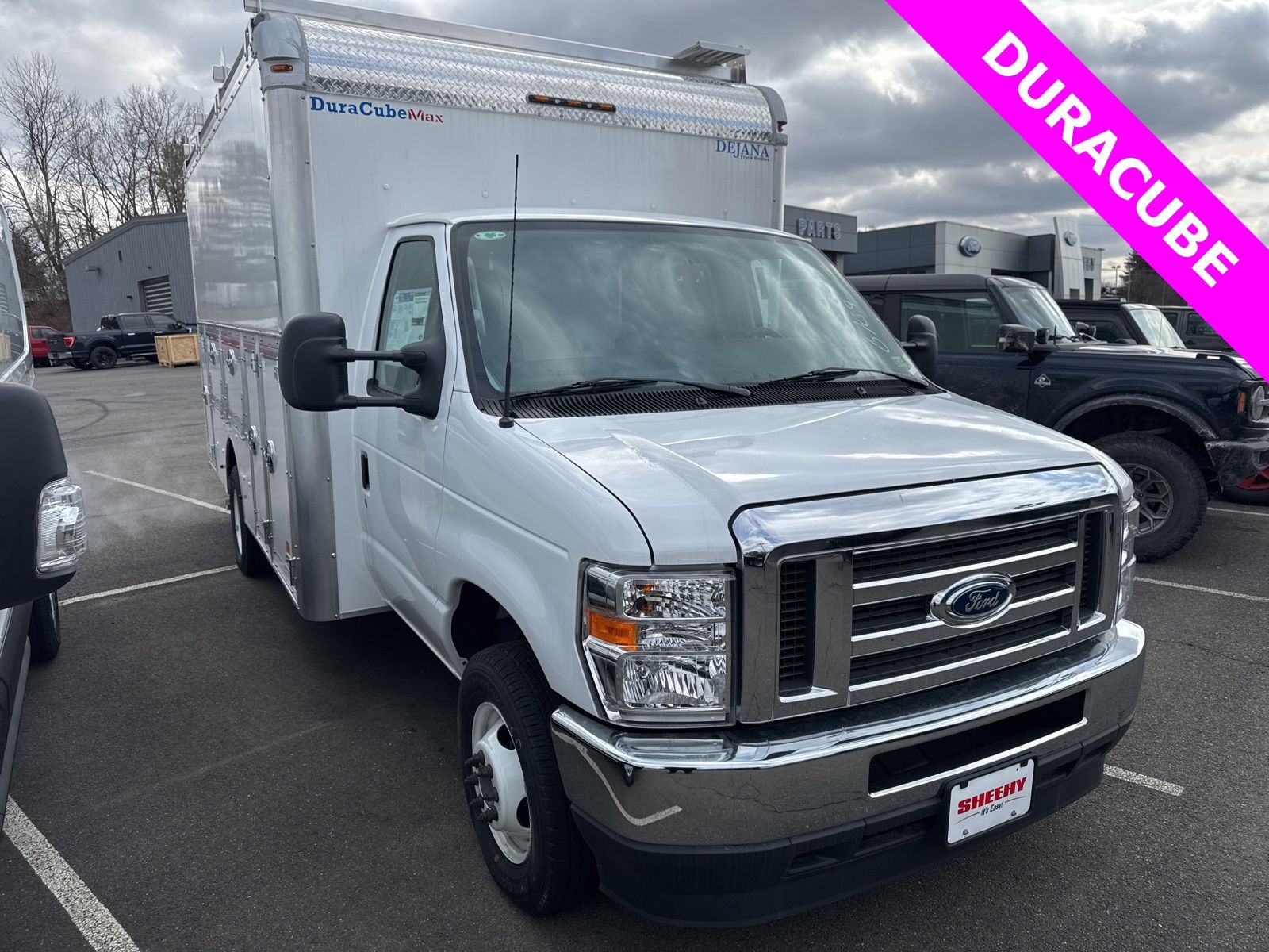 2024 Ford E-Series DRW E-450 Super Duty 158 in WB's photo