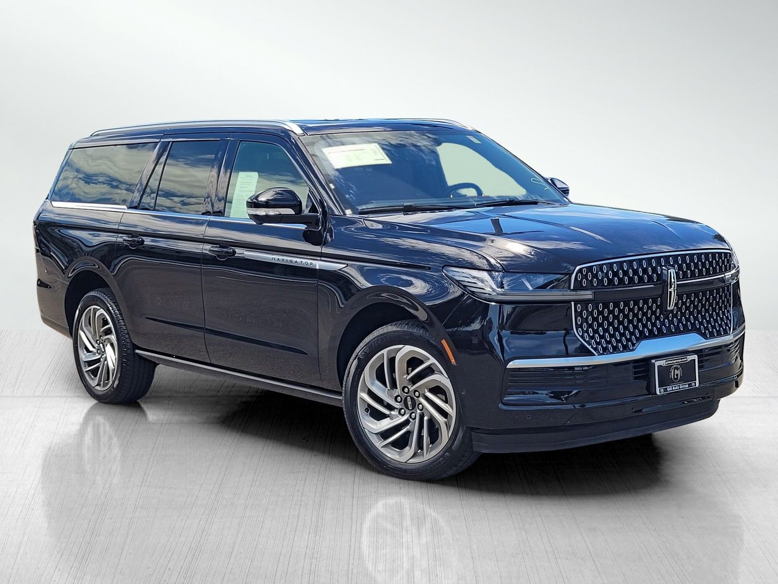 Infinite Black Metallic Clearcoat 2025 Lincoln Navigator SUV / Crossover Four-Wheel Drive Automatic