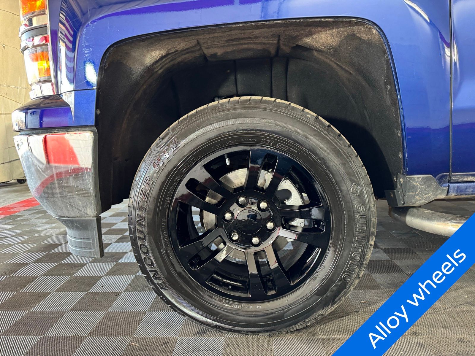 View vehicle photo 7