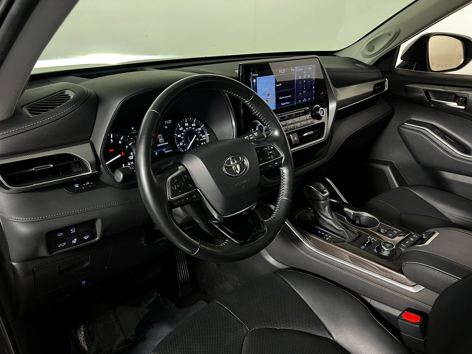 Thumbnail: 2021 Toyota Highlander - 12