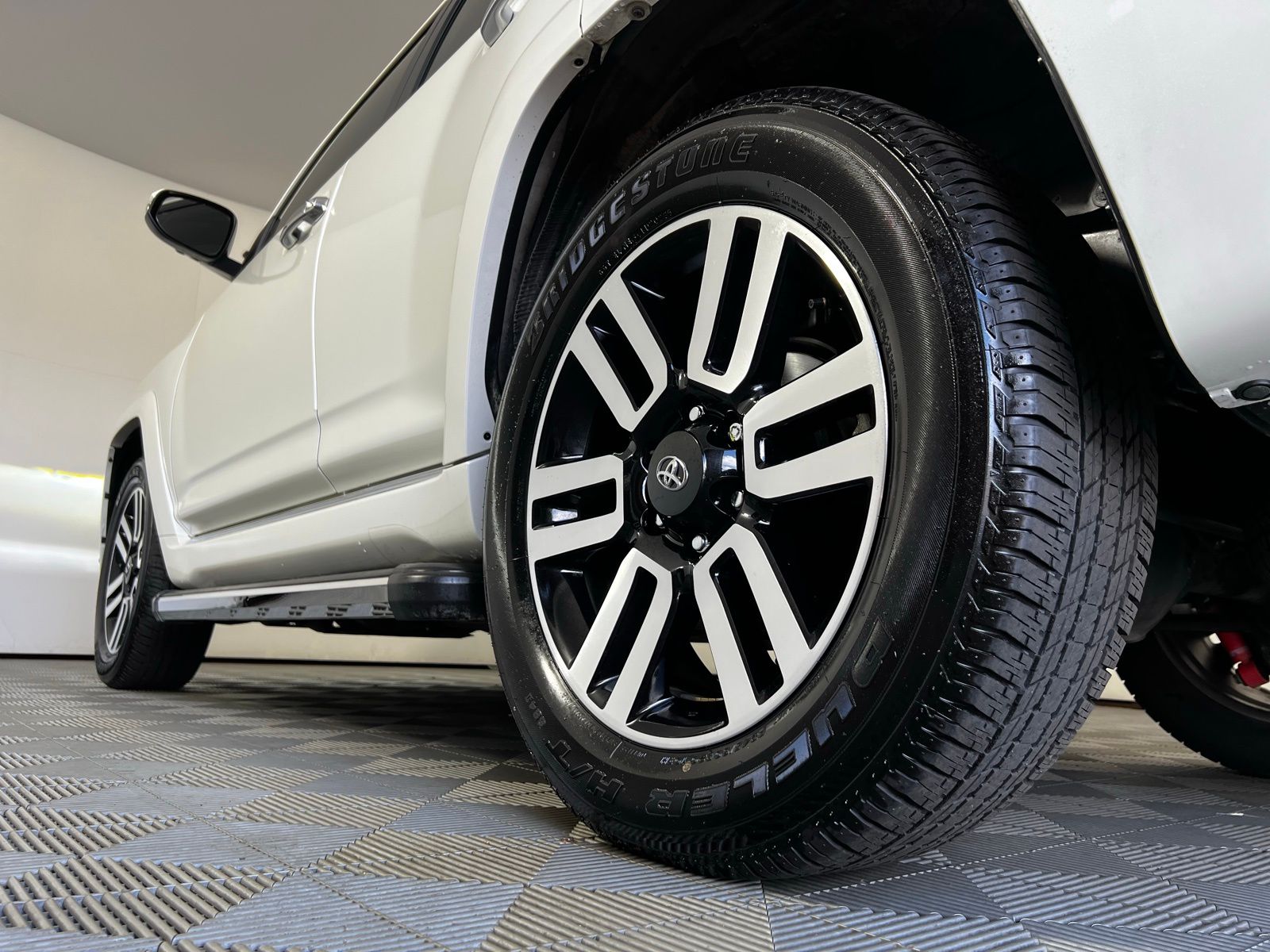 2023 Toyota 4Runner Limited 32