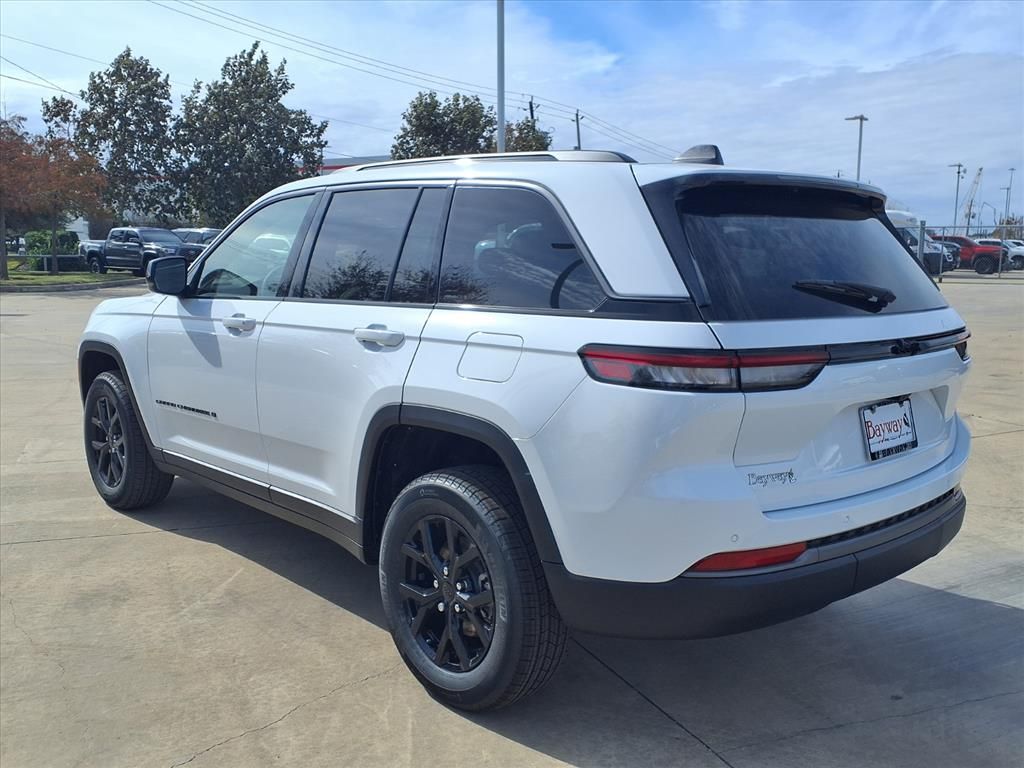 2026 Jeep Grand Cherokee Altitude - 4