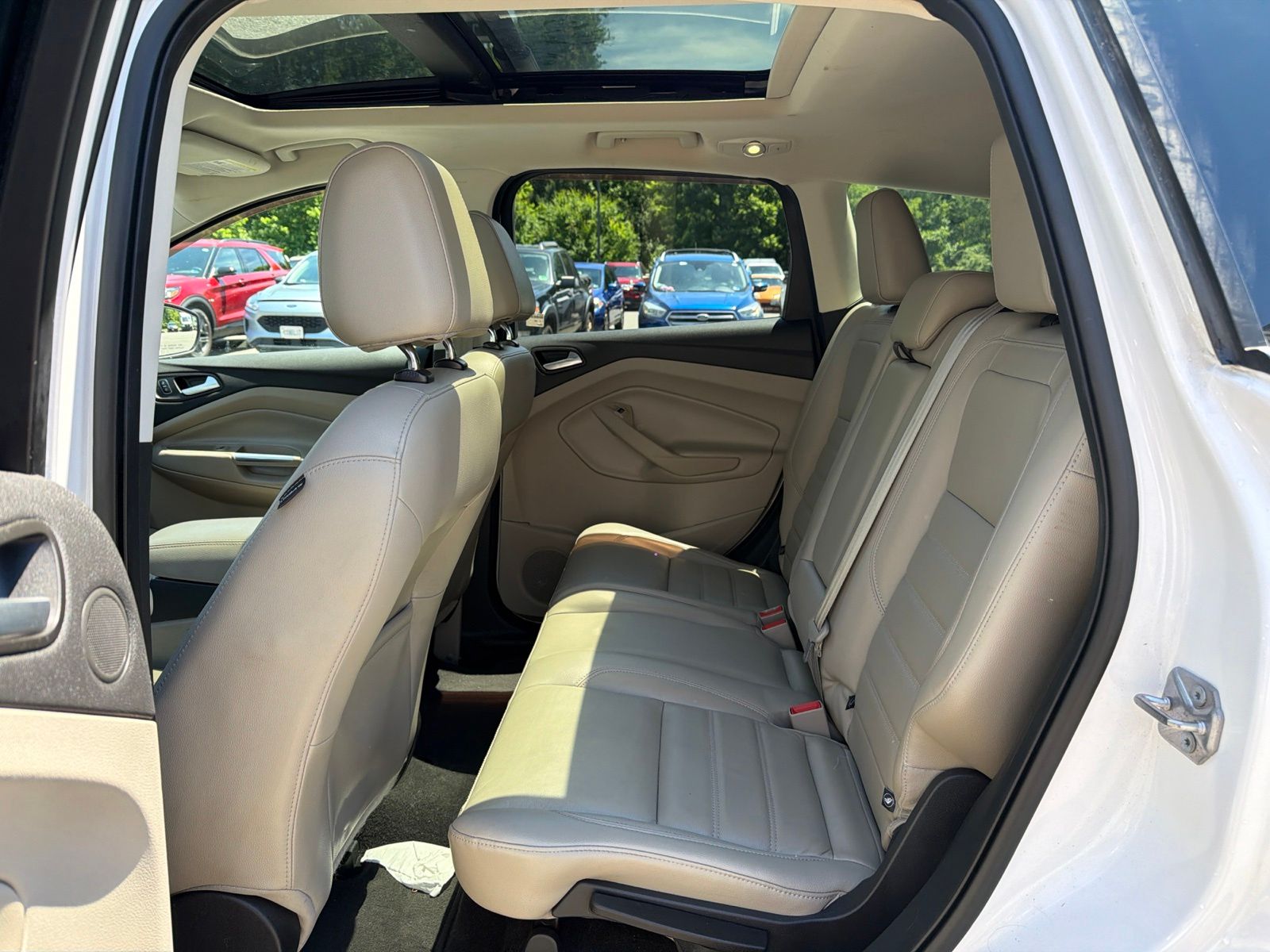 Used 2017 White Platinum Clearcoat Metallic Ford Titanium image 27