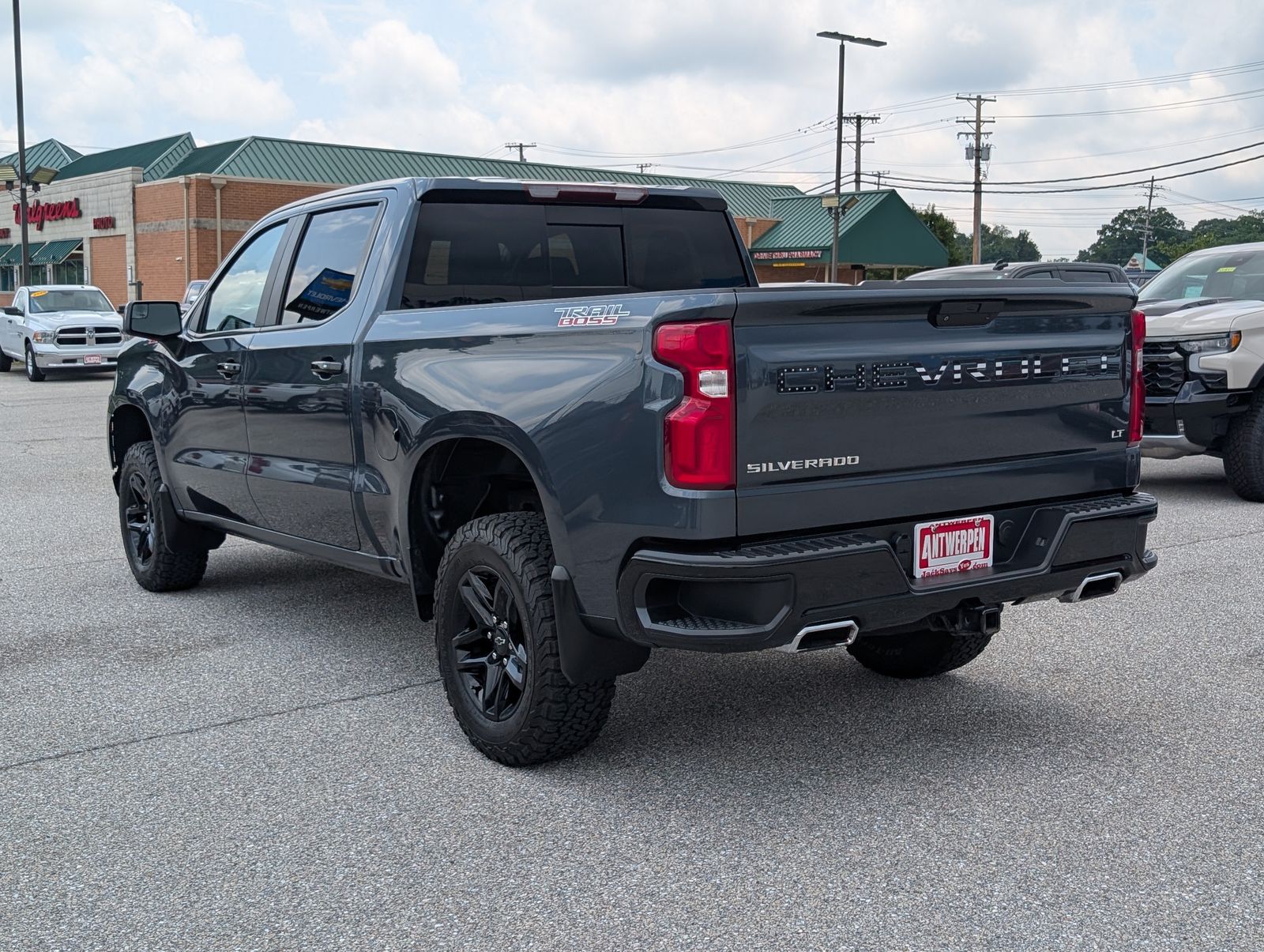 View vehicle photo 5