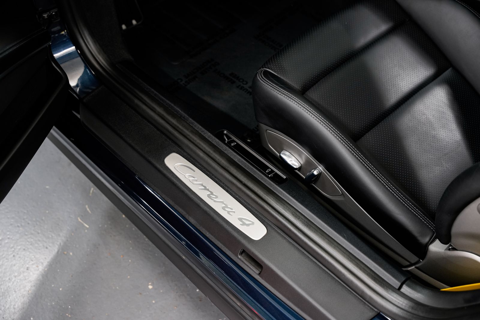 2014 Porsche 911 Carrera 4 — photo 20
