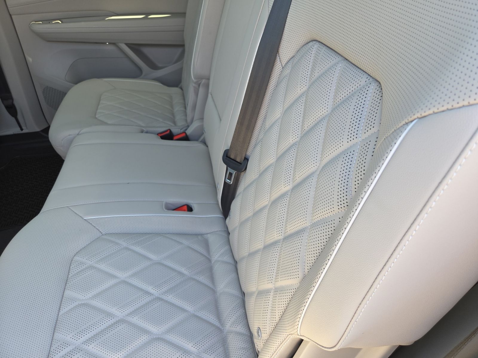 new 2026 Volkswagen Atlas car, priced at $53,572