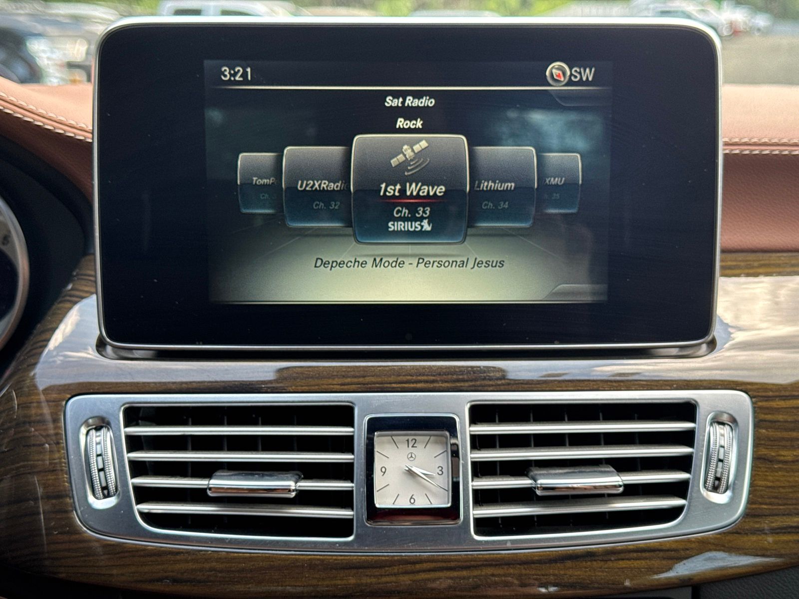 Used 2015 Blue Metallic Mercedes-Benz CLS 400 image 24