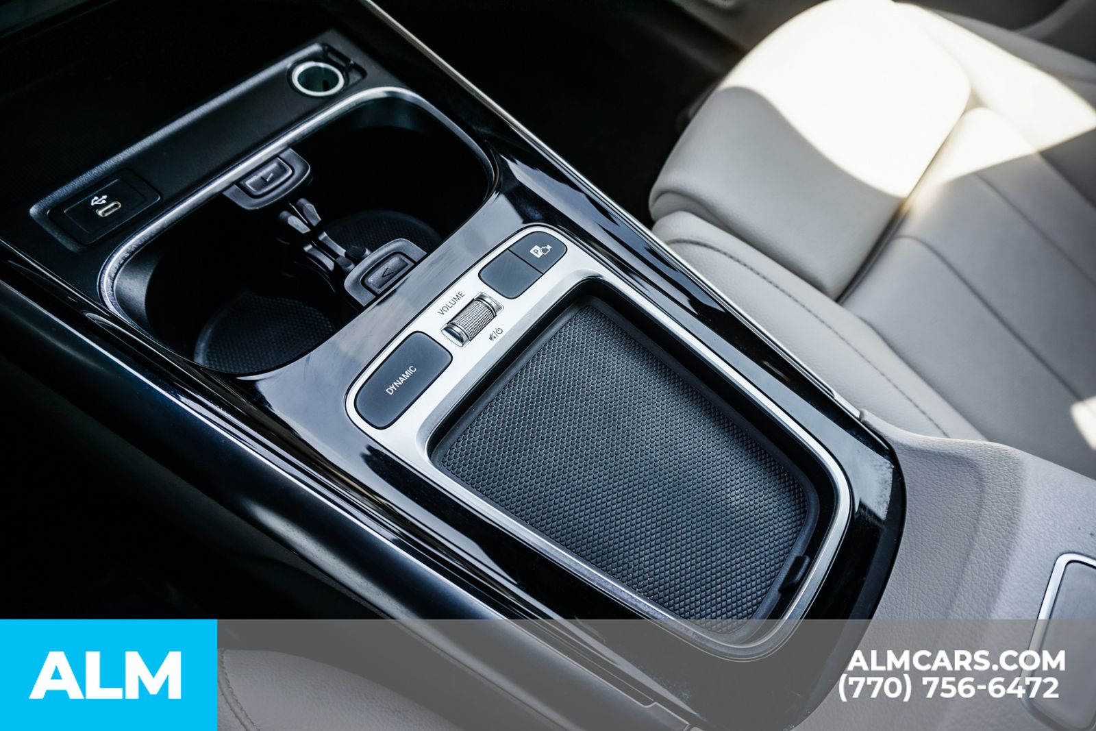 Used 2025 White Mercedes-Benz GLA 250 image 48