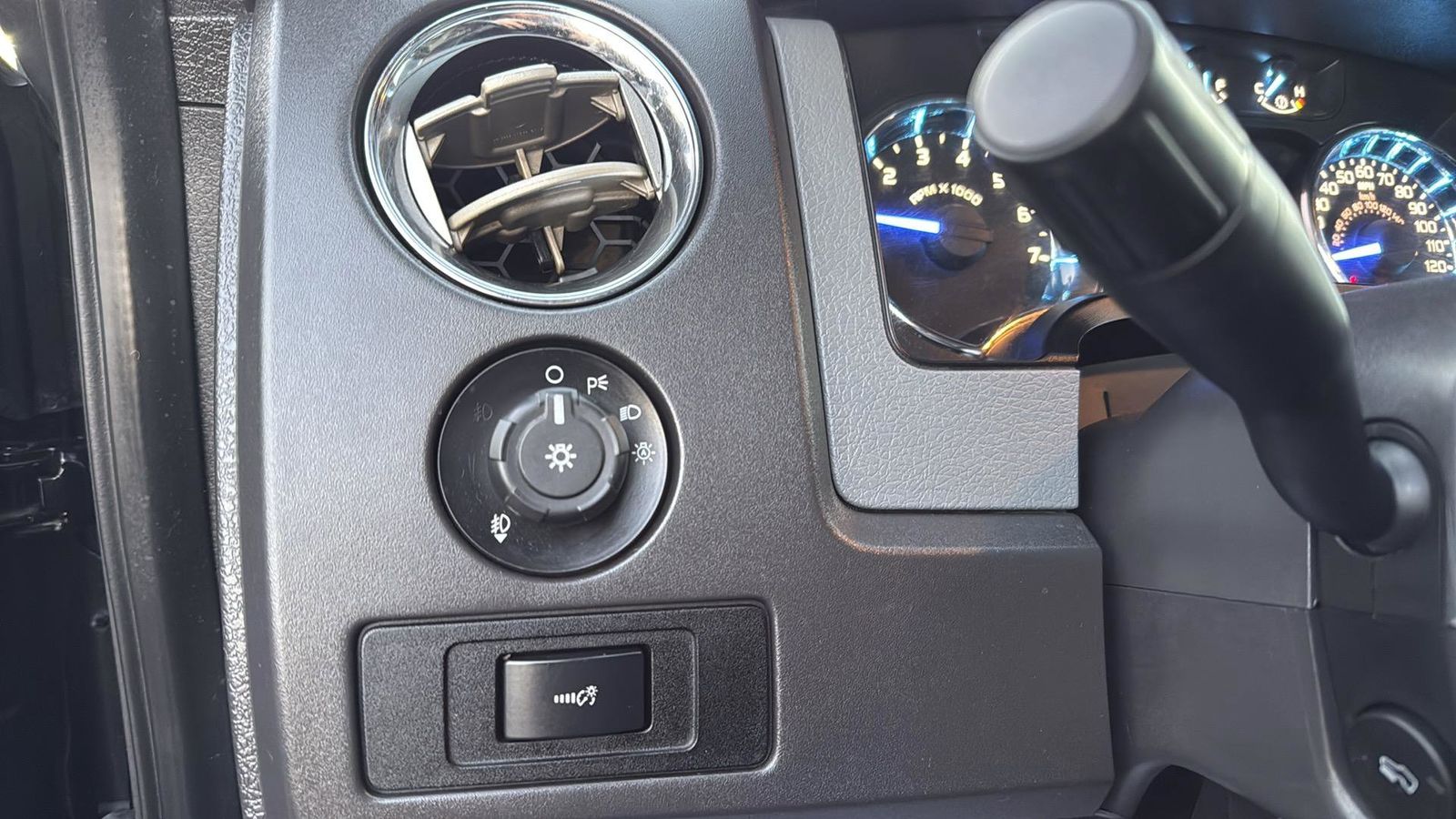 Used Car 2011 Ford F-150  Xlt For Sale Under $10,000 In Austin, Texas