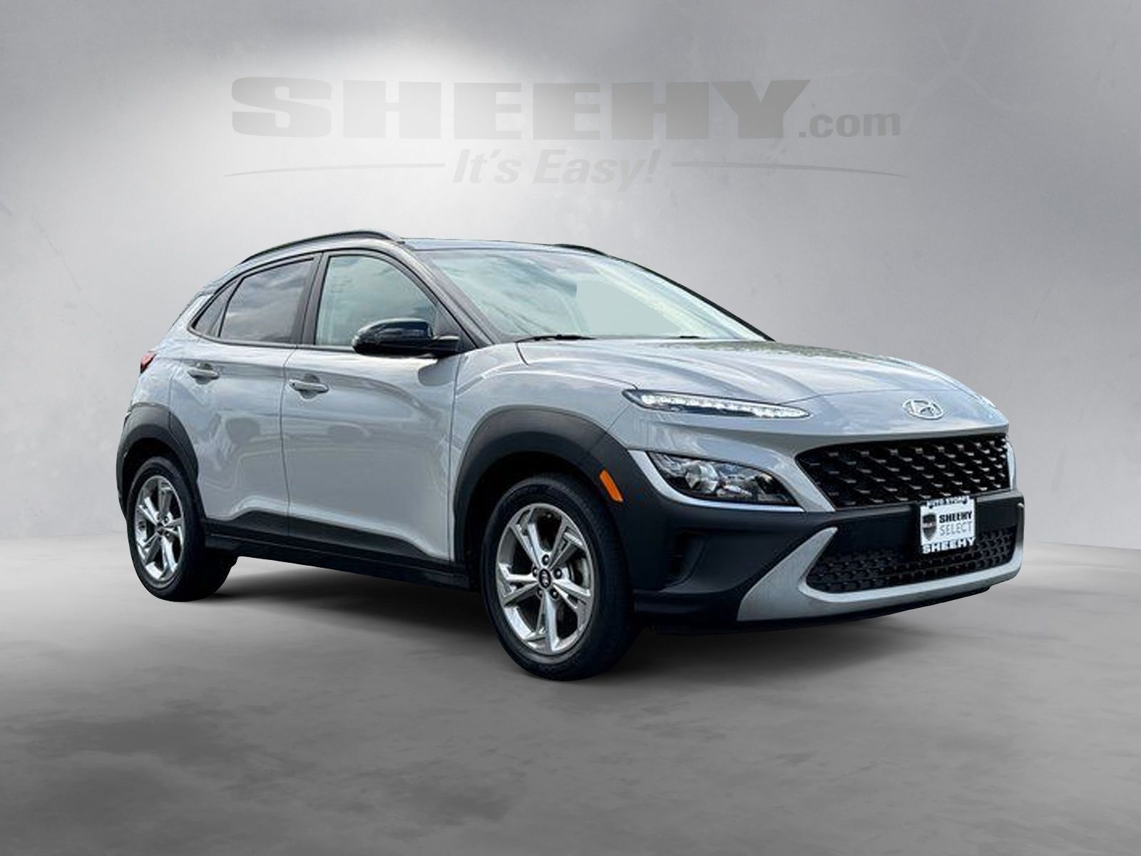 Used 2023 Silver Hyundai SEL image 2
