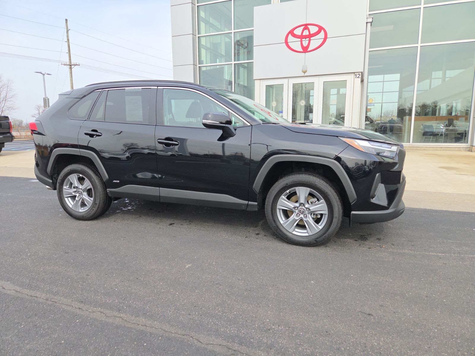 View vehicle photo 2