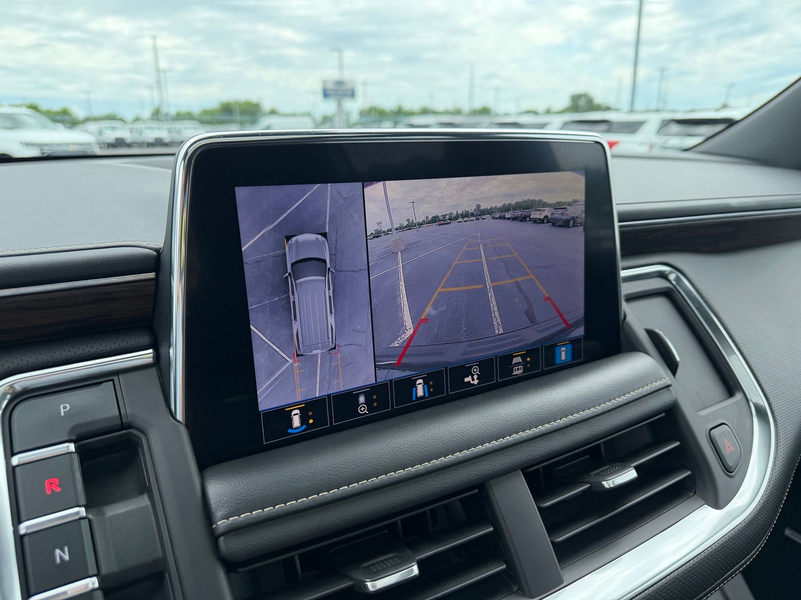 2021 Chevrolet Suburban image 22