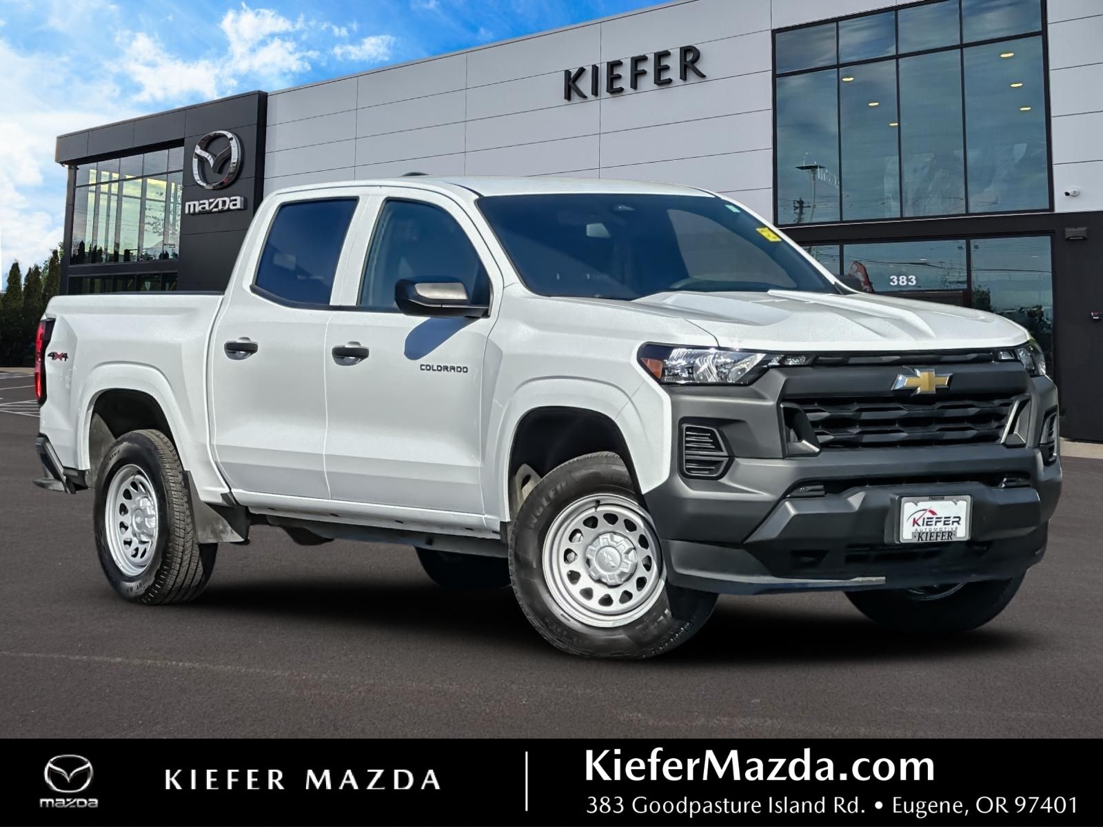 Summit White 2025 Chevrolet Colorado Pickup Truck Four-Wheel Drive 8-Speed Automatic