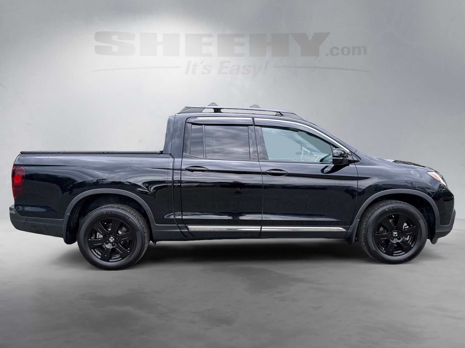 Used 2020 Crystal Black Pearl Honda Black Edition image 9