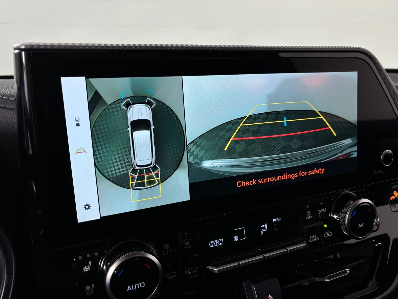 Thumbnail: 2026 Toyota Highlander - 16