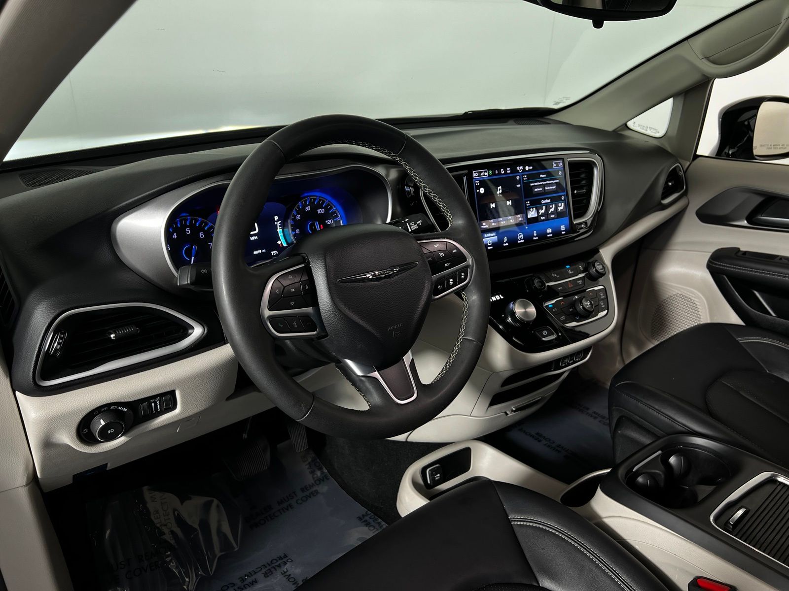 Thumbnail: 2024 Chrysler Pacifica - 12