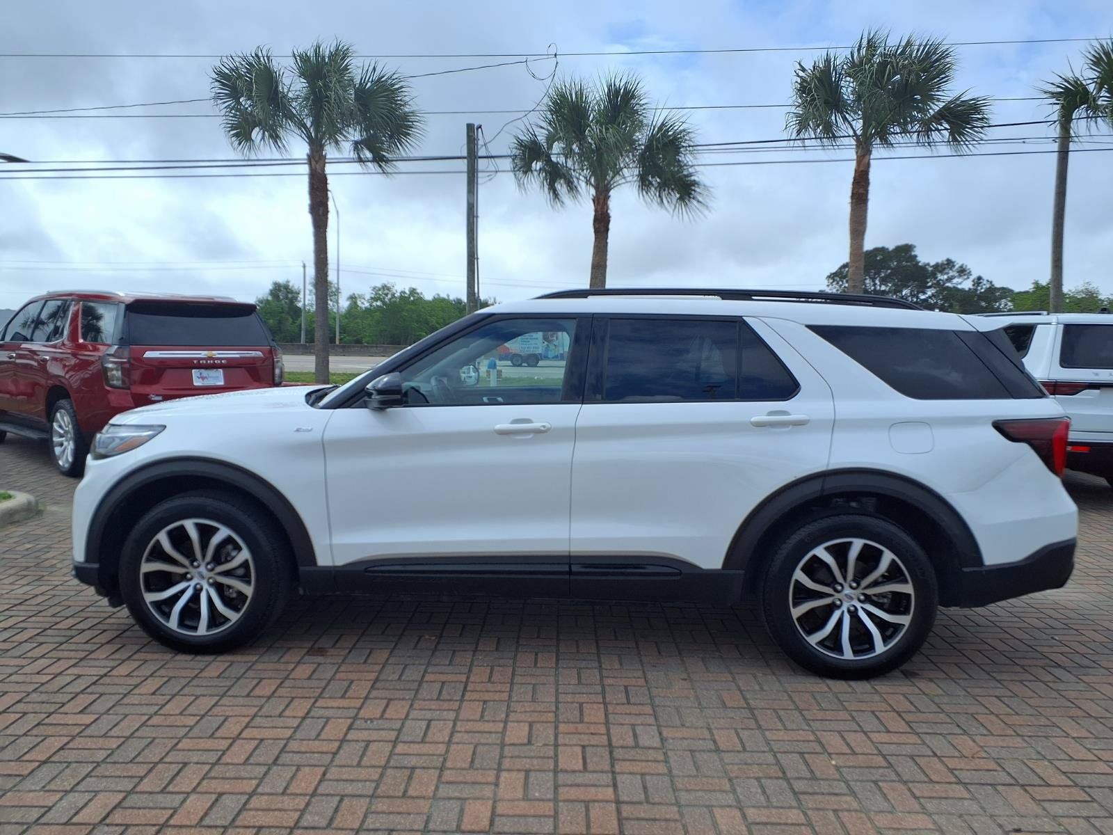 2025 Ford Explorer ST-Line - 8