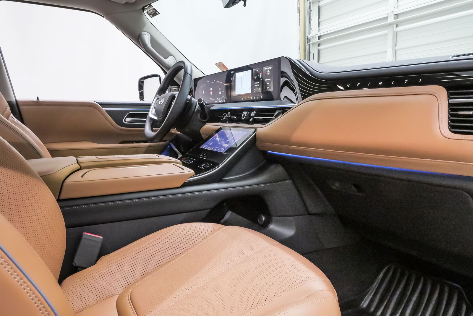 2025 INFINITI QX80 SENSORY White at River Oaks CDJR
