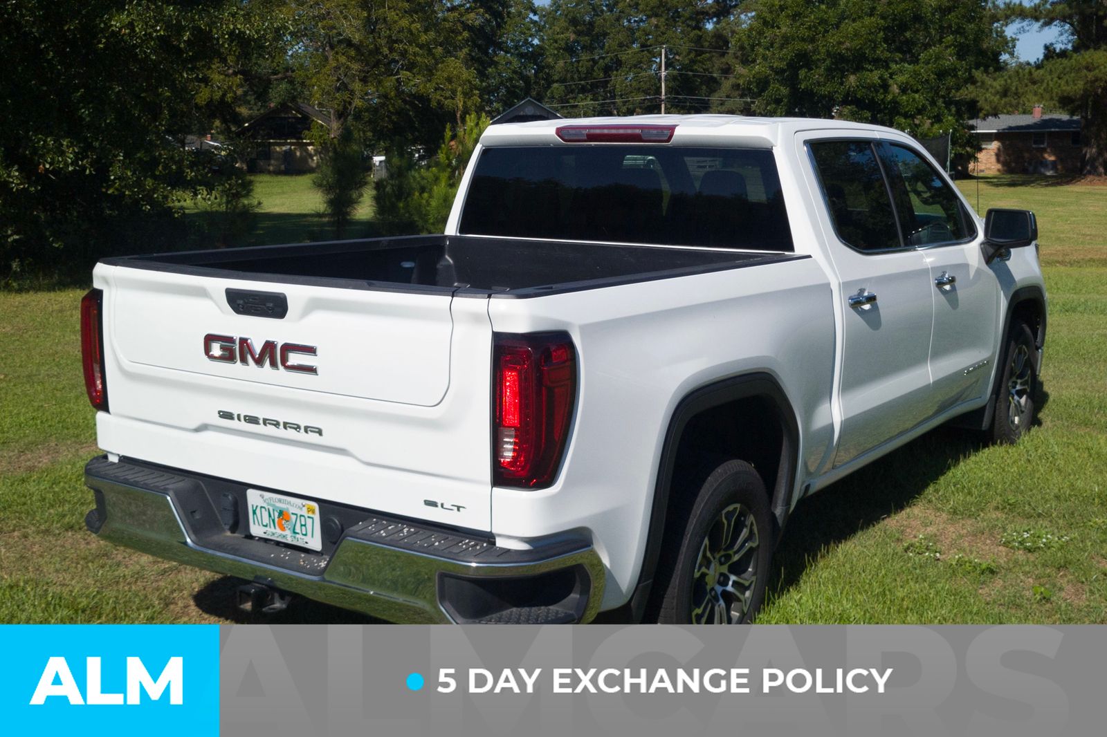Used 2025 Summit White GMC SLT image 3