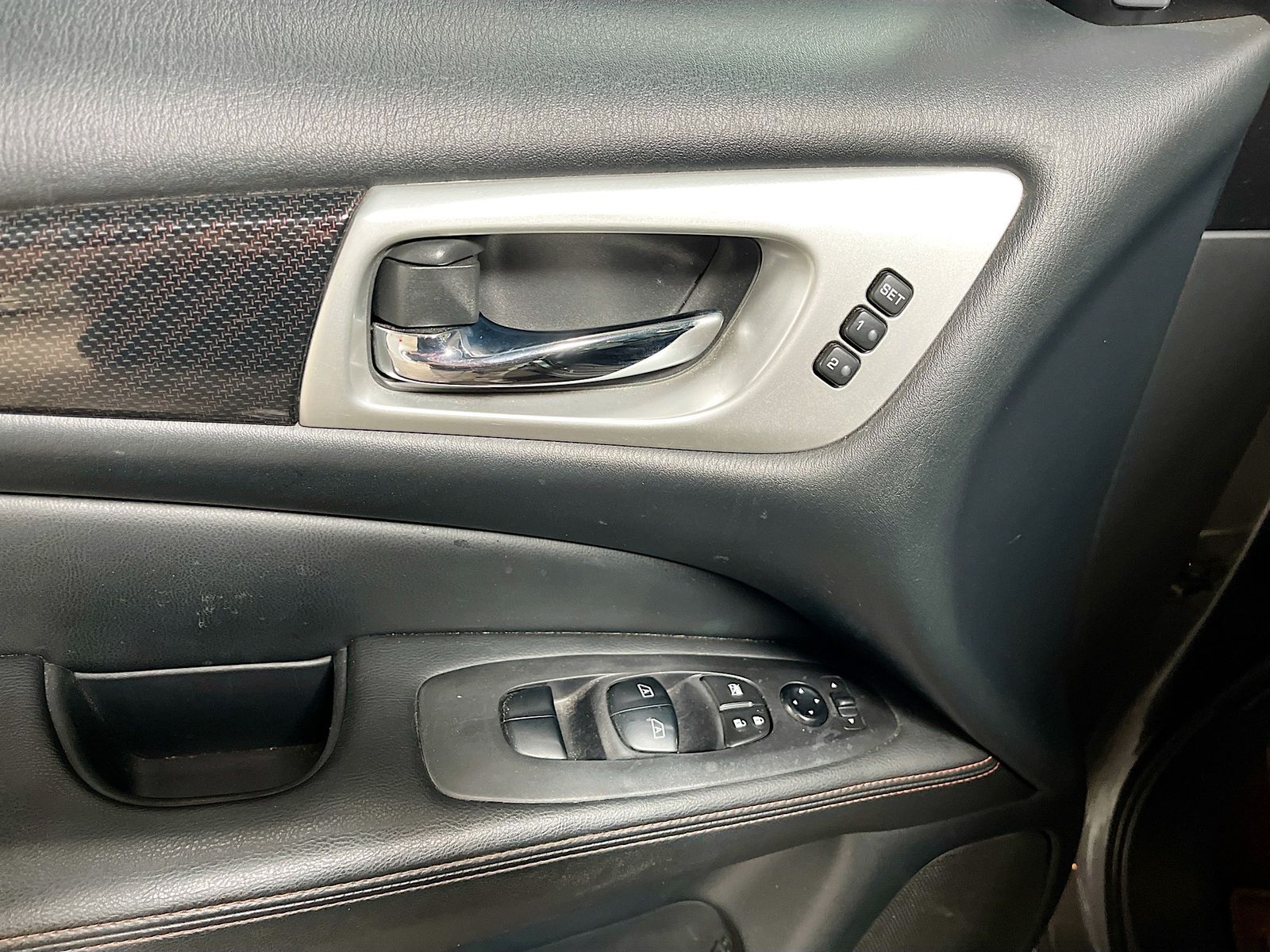 Used 2020 Gray Nissan SL image 18