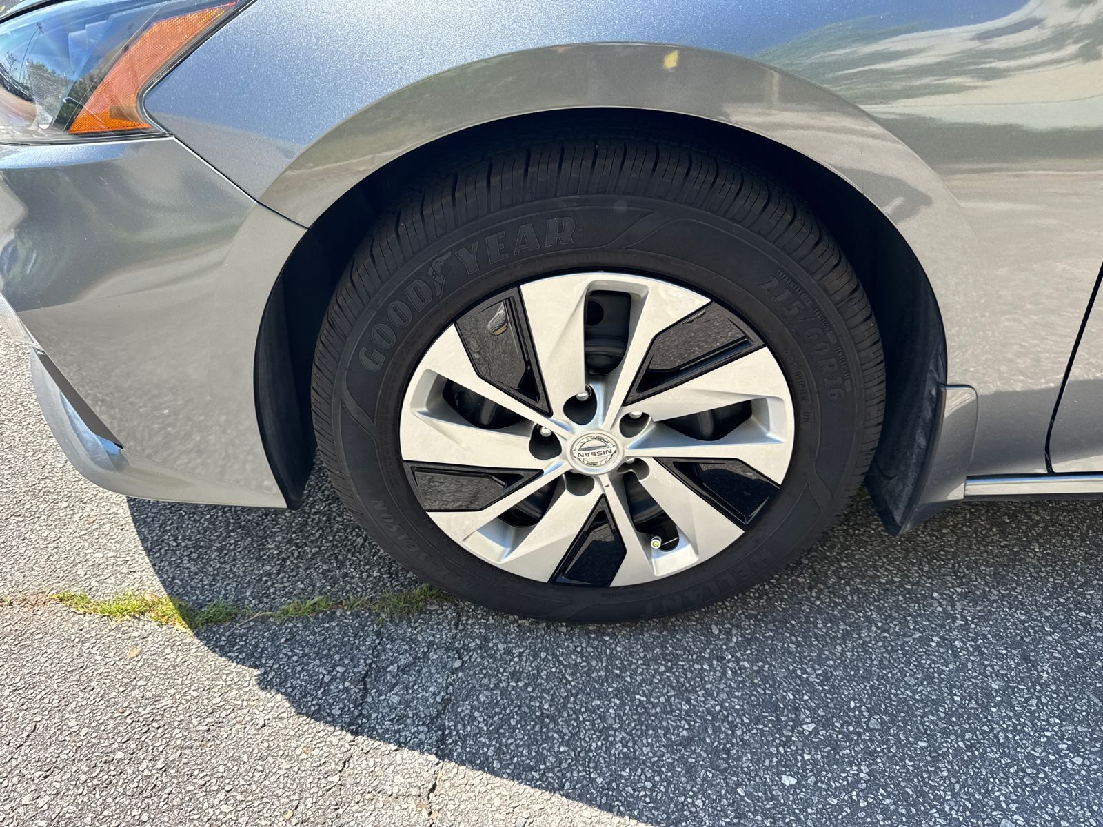 Used 2022 Gray Nissan 2.5 S image 11