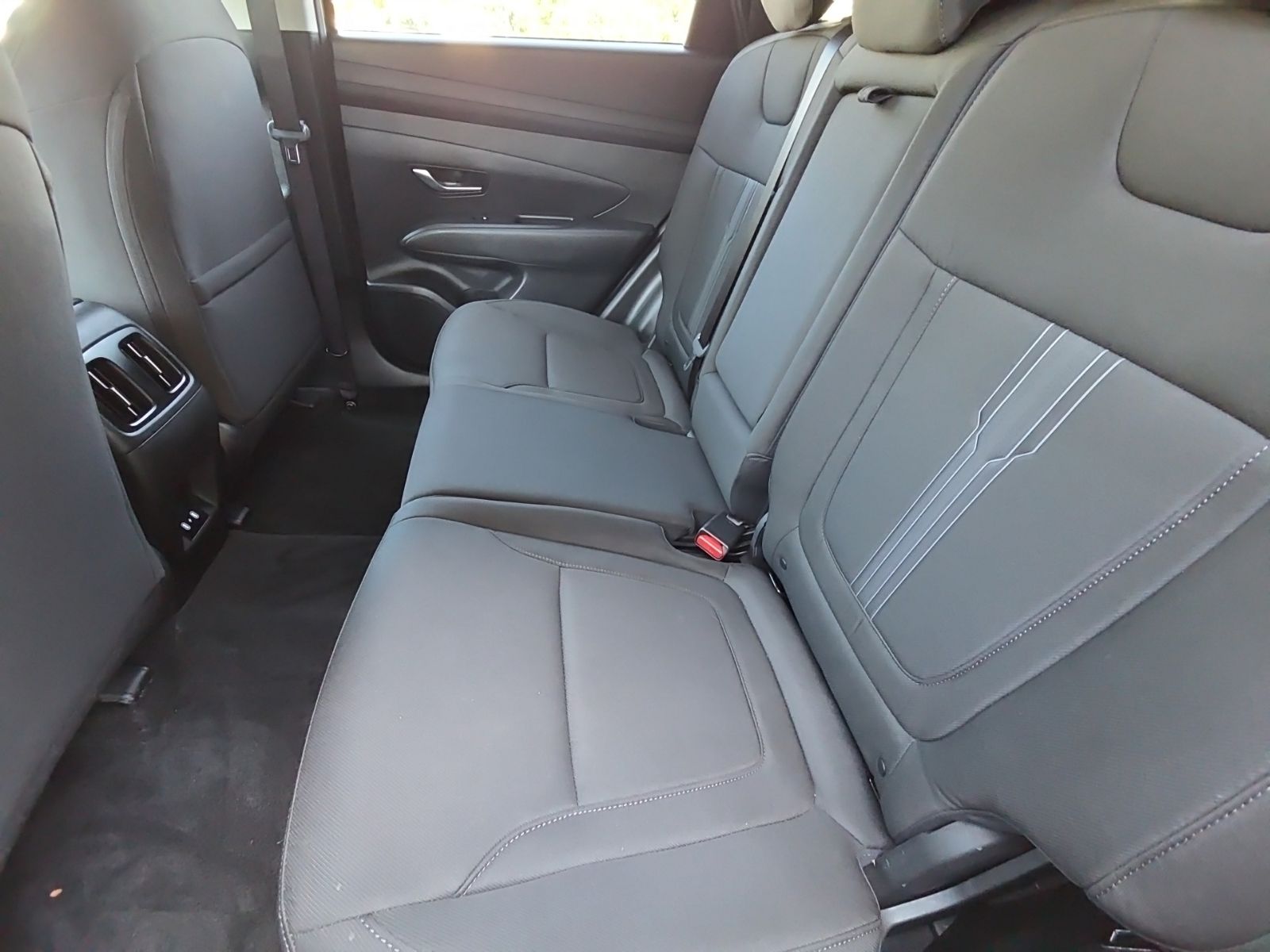 Used 2025 Green Hyundai SEL image 7