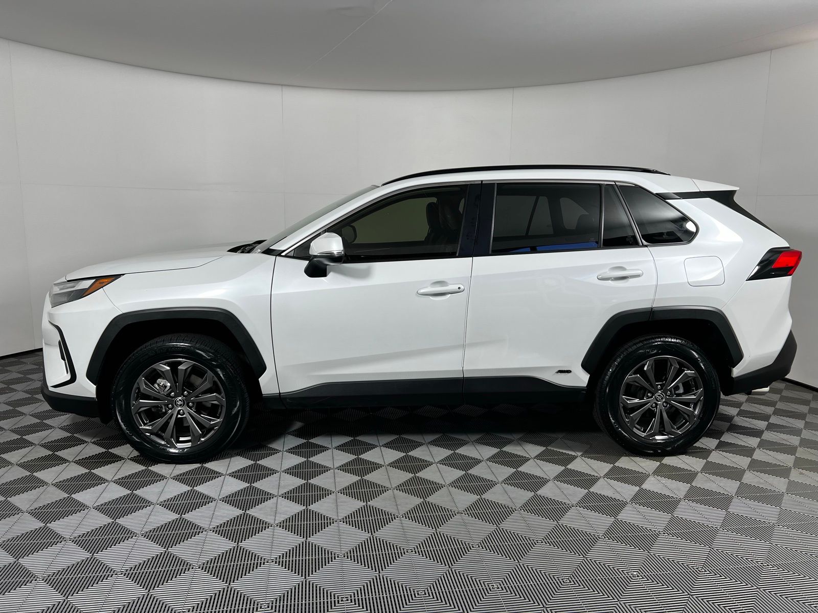 Thumbnail: 2024 Toyota RAV4 - 8