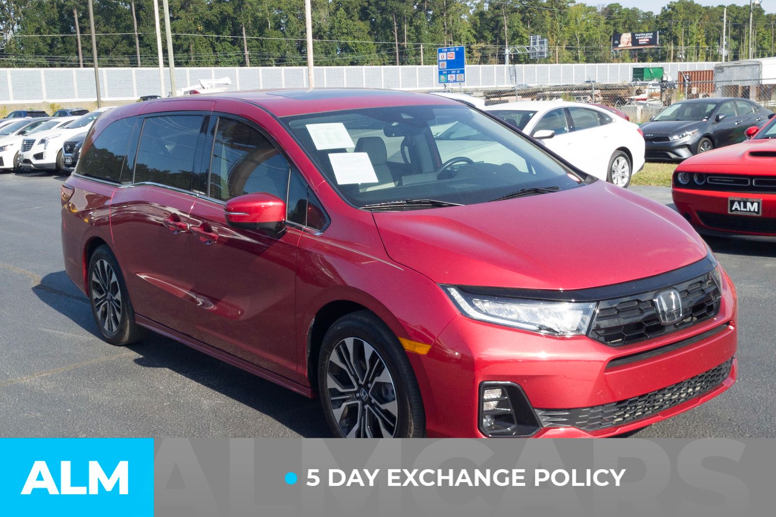 2025 Honda Odyssey Elite photo 3