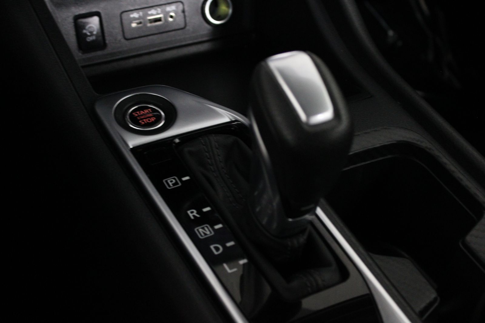 Used 2025 Gray Nissan SV image 24