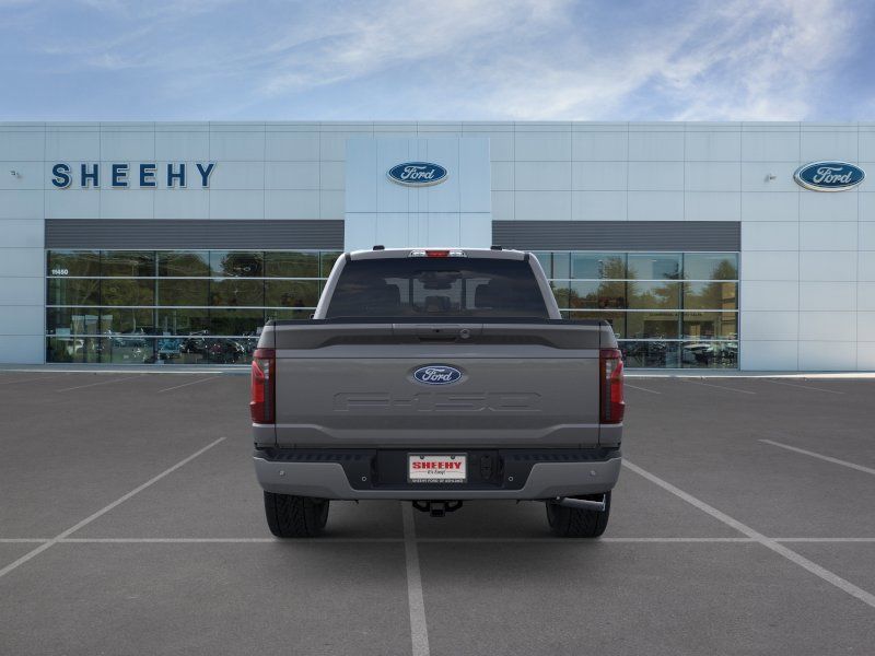 New 2026 Carbonized Gray Metallic Ford XLT image 7