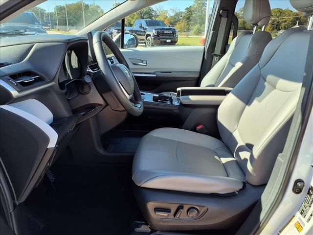 2025 Toyota Sienna XLE  at Gullo Toyota