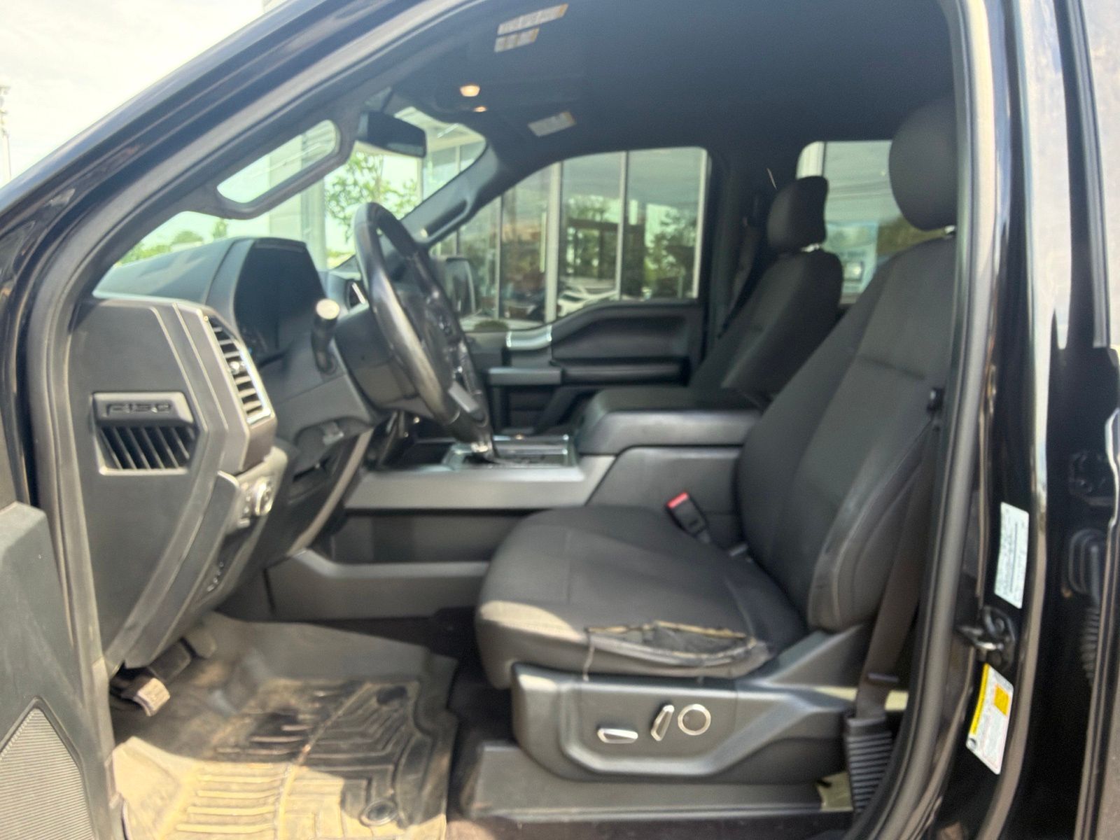 Used 2015 Tuxedo Black Metallic Ford XLT image 9