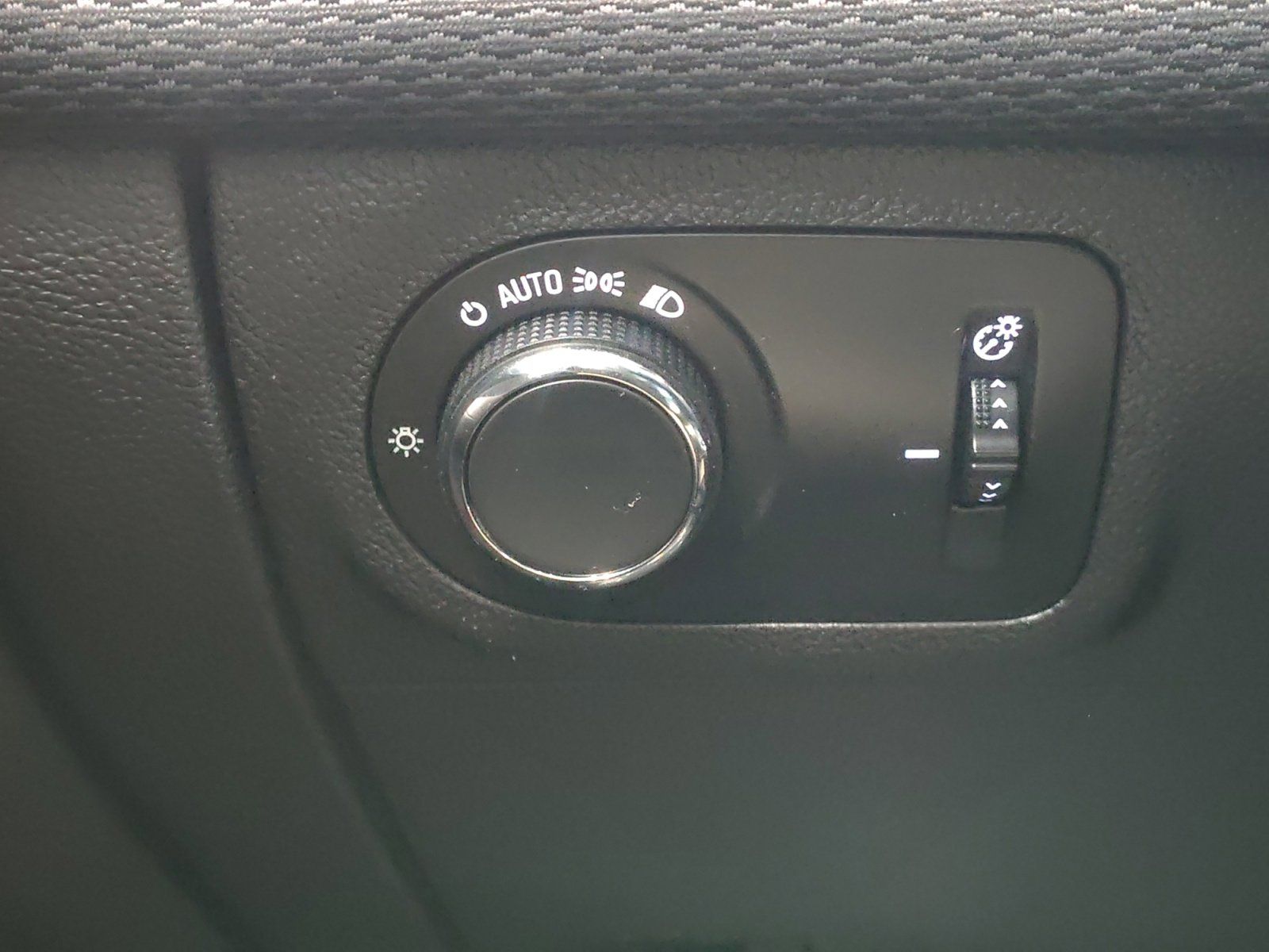 Used Car 2017 Chevrolet Cruze  Lt For Sale Under $10,000 In San Antonio, Texas