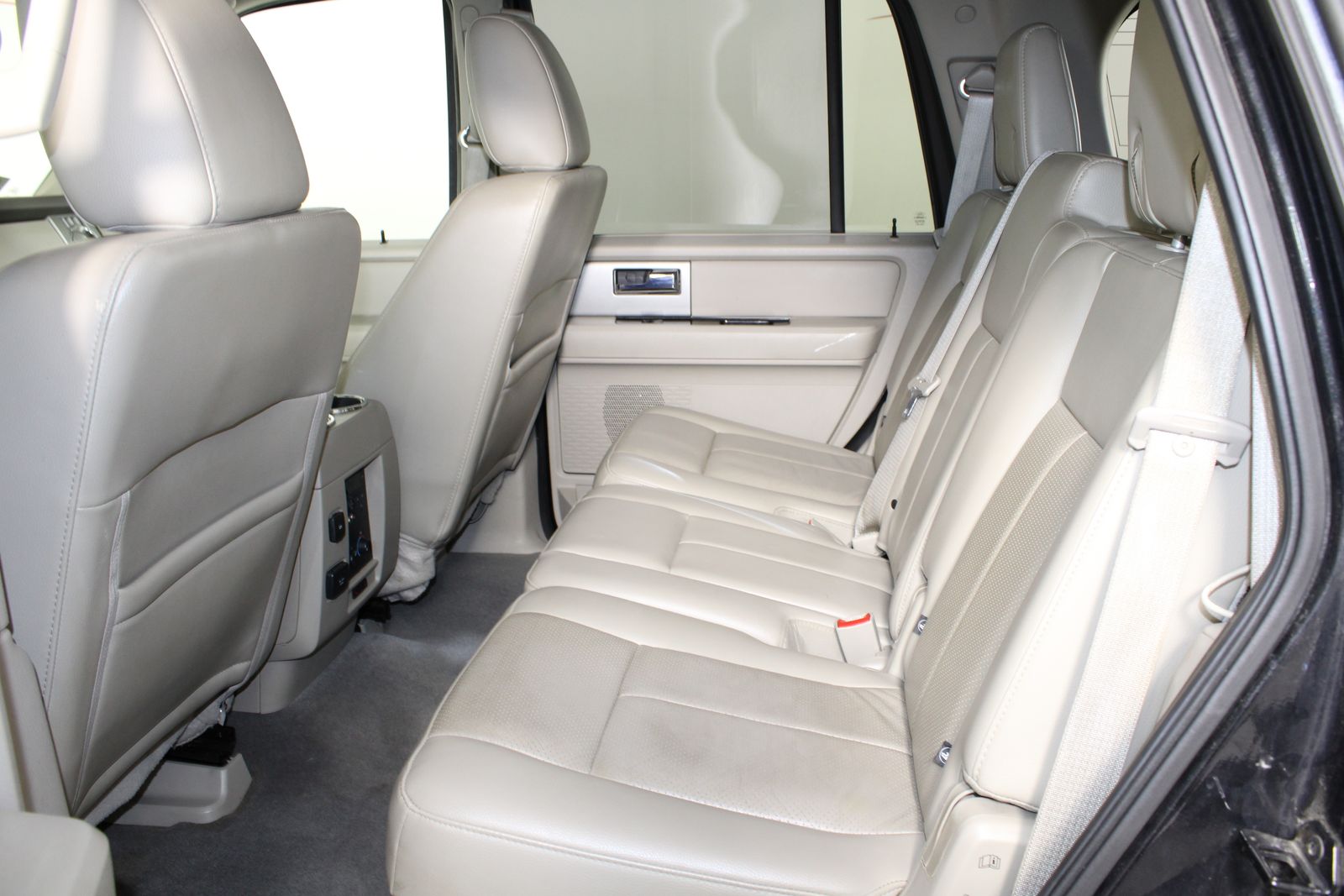 Used 2014 Black Ford Limited image 6