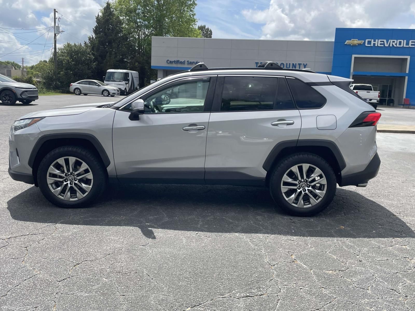 View vehicle photo 6