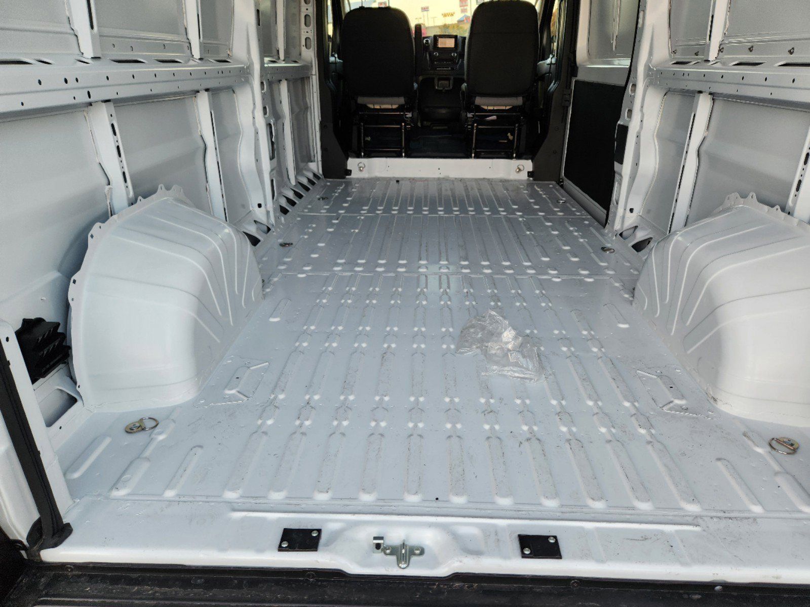 2025 Ram ProMaster 2500 High Roof 27