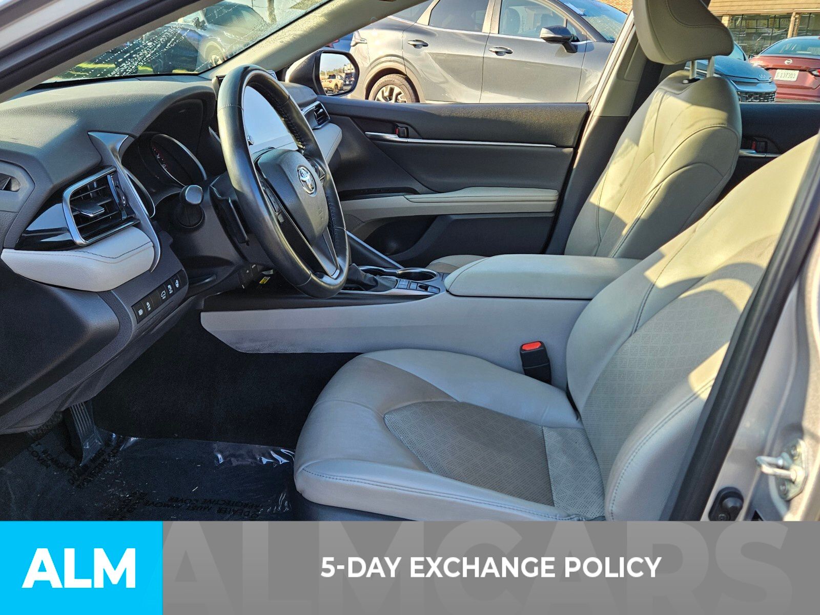 2023 Toyota Camry XSE photo 3