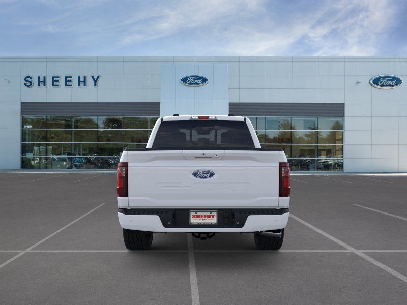 New 2026 Oxford White Ford XLT image 7