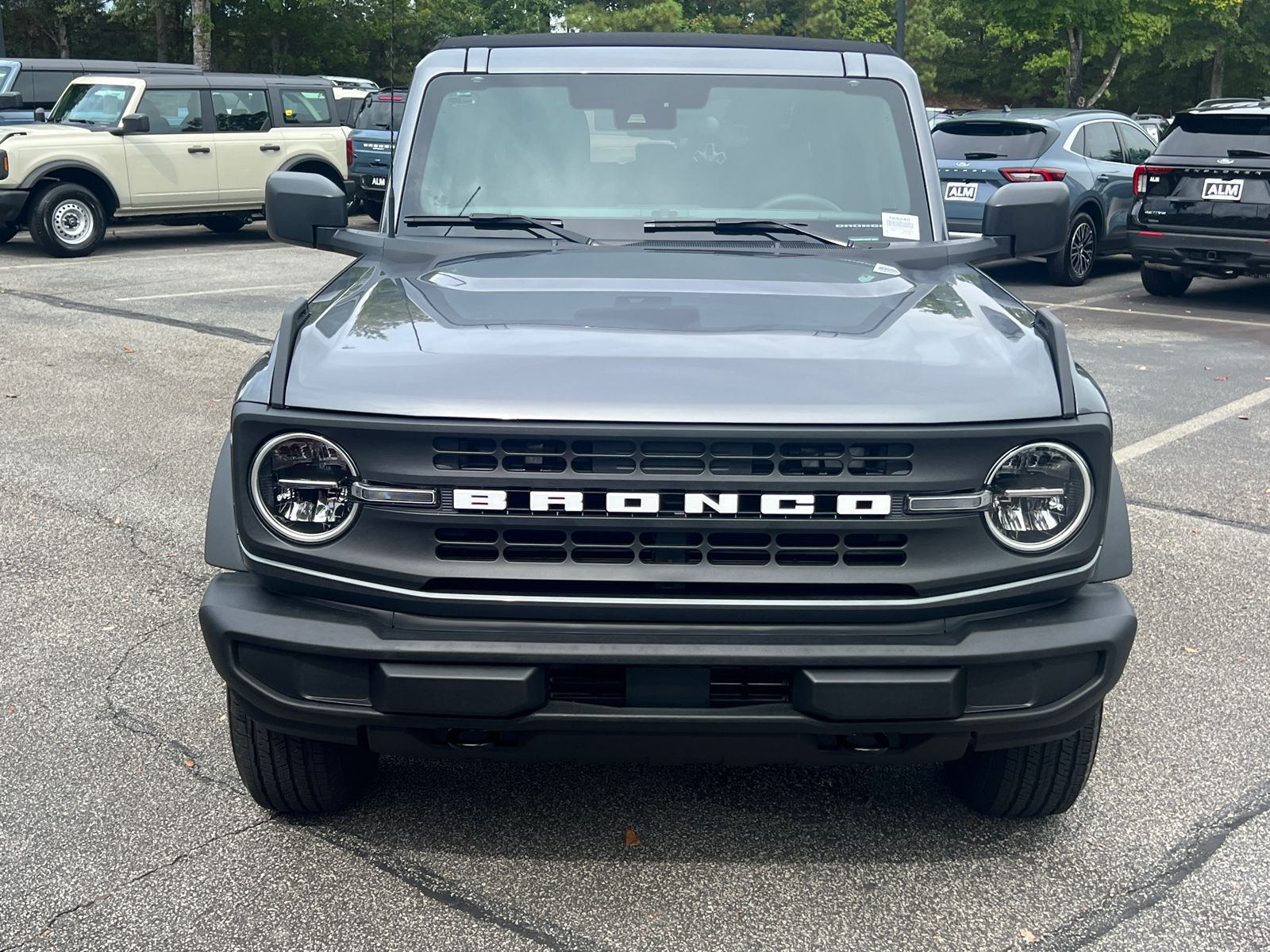 2025 Ford Bronco Base photo 2