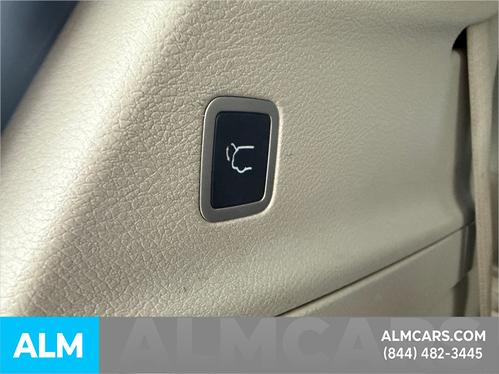 Used 2023 Bright White Clearcoat Chrysler Touring L image 10