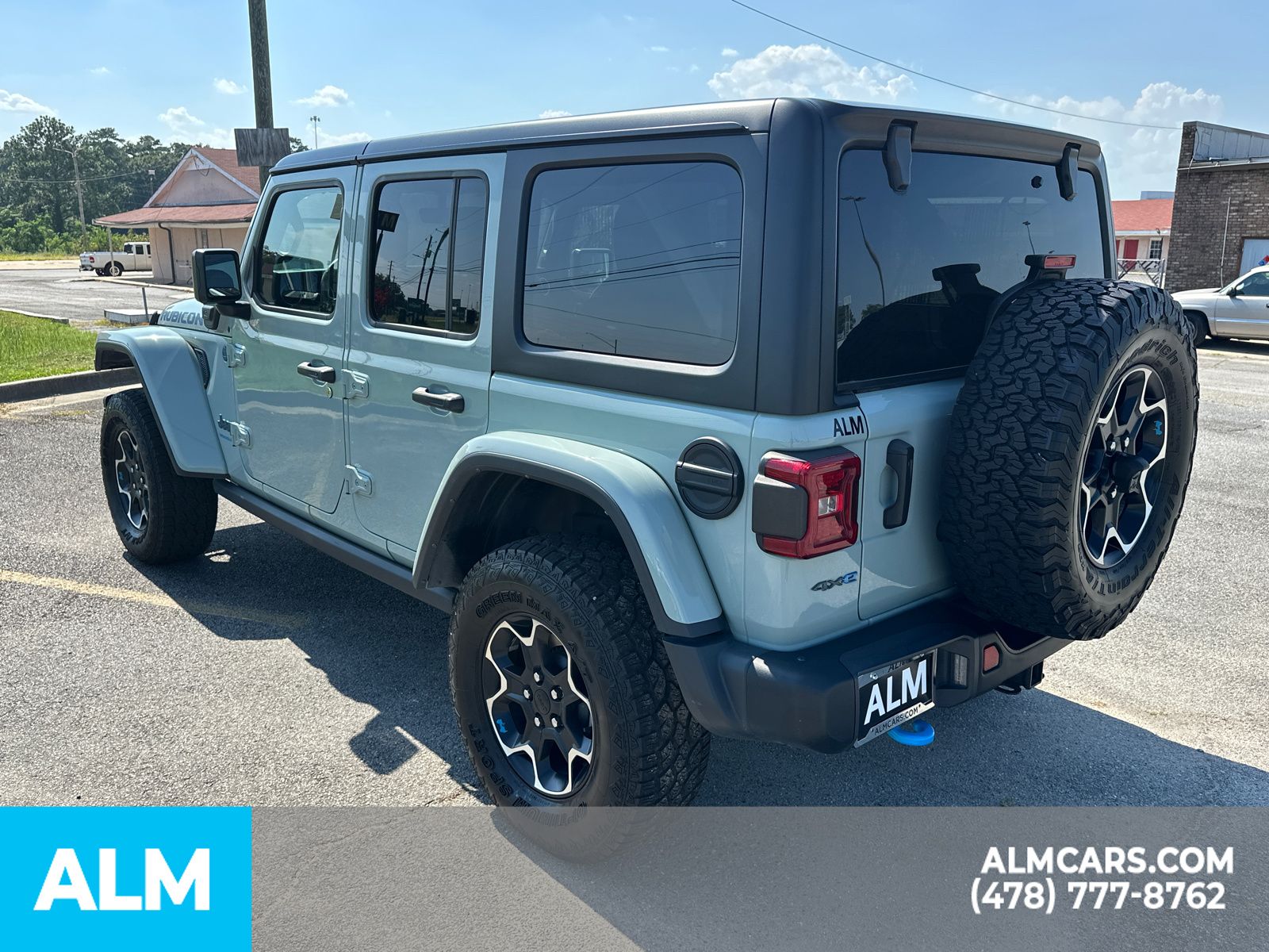 Used 2023 Gray Jeep Rubicon 4xe image 8