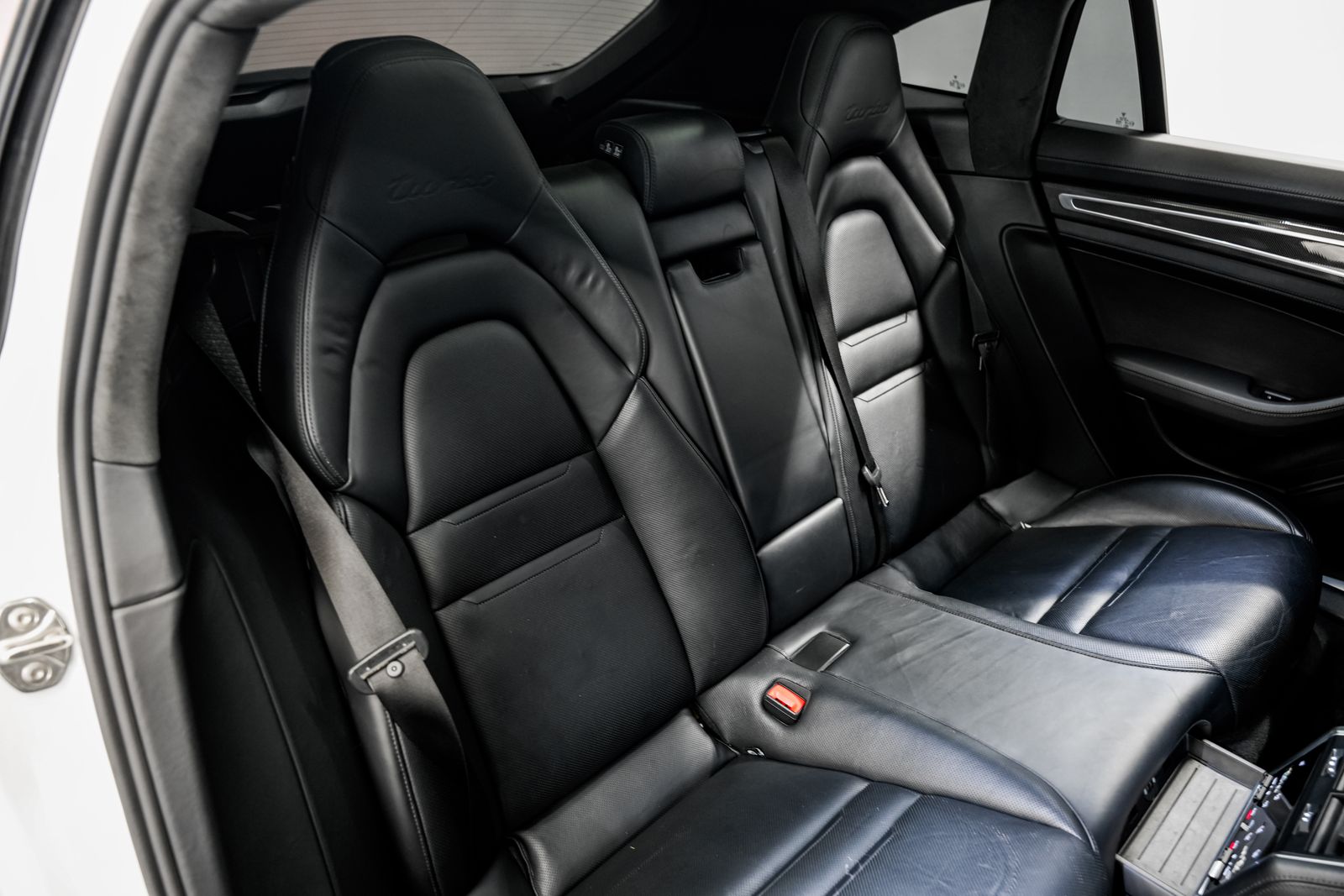 2018 Porsche Panamera Sport Turismo Turbo — photo 31
