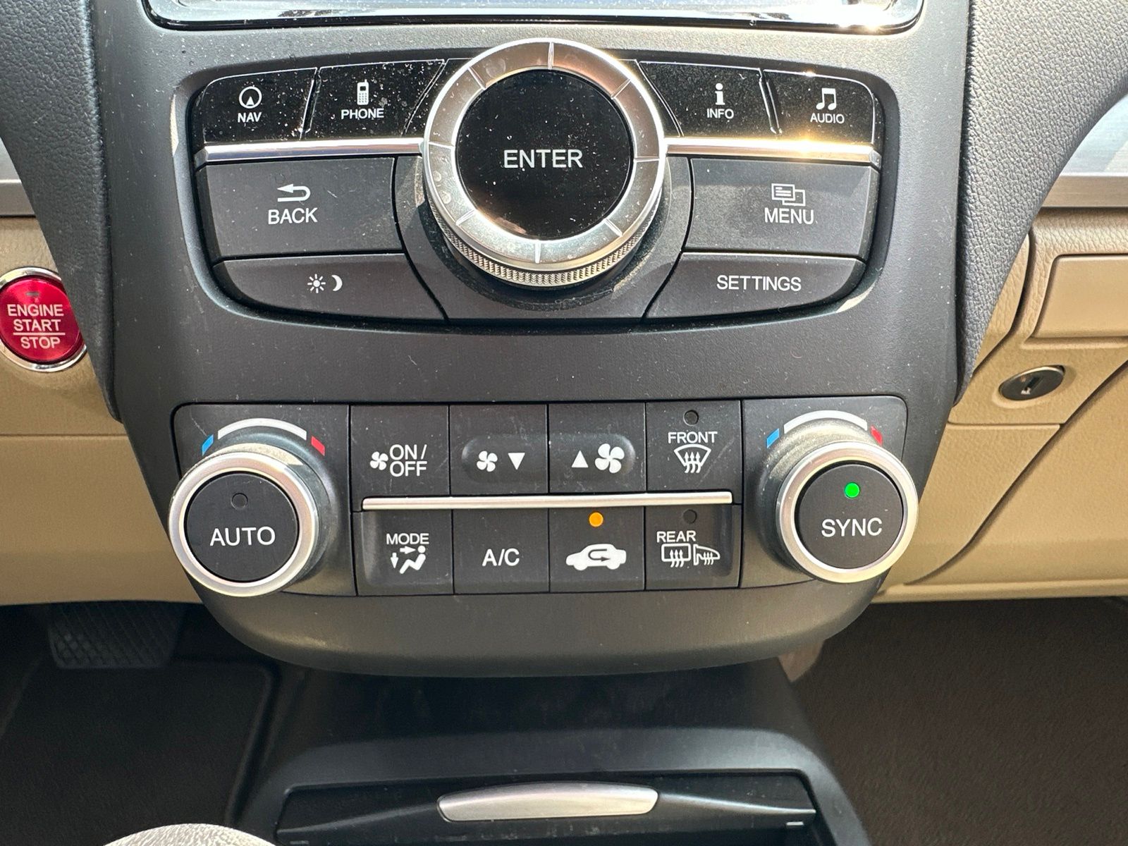 Used 2016 White Acura  image 26